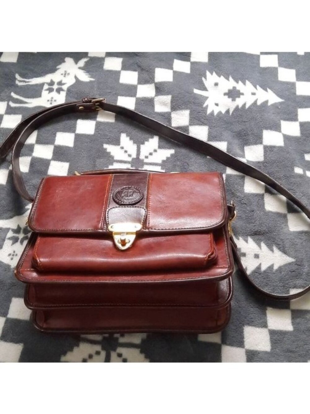 Rina Rich Vintage Red Hard Leather Accordion Crossbody Handbag Messenger Bag Y2K
